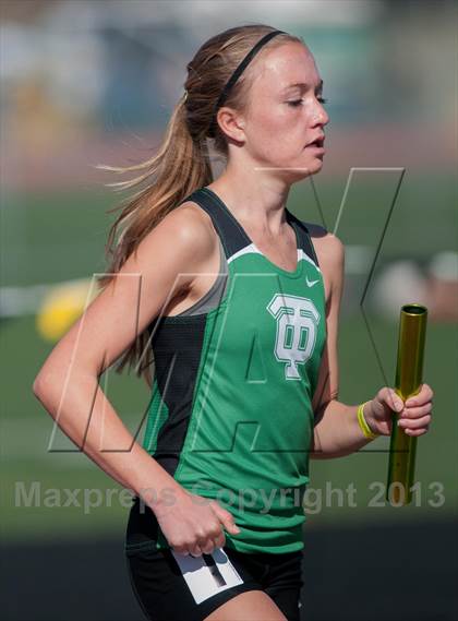 Thumbnail 3 in 2013 Ventura Invitational Girls Varsity 4X1600 Relay photogallery.