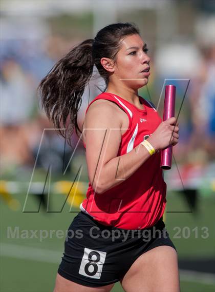 Thumbnail 3 in 2013 Ventura Invitational Girls Varsity 4X1600 Relay photogallery.