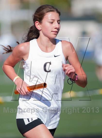 Thumbnail 1 in 2013 Ventura Invitational Girls Varsity 4X1600 Relay photogallery.