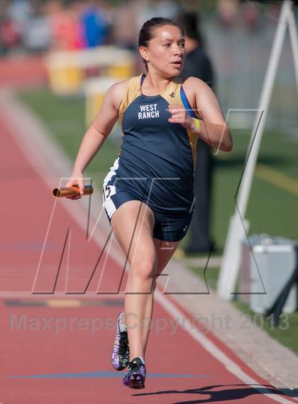 Thumbnail 2 in 2013 Ventura Invitational Girls Varsity 4X1600 Relay photogallery.