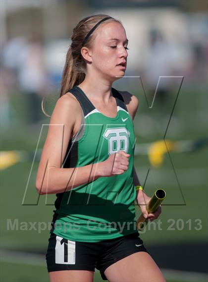 Thumbnail 1 in 2013 Ventura Invitational Girls Varsity 4X1600 Relay photogallery.