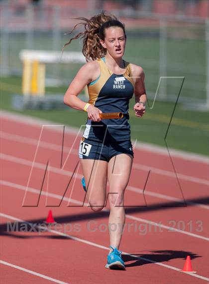 Thumbnail 3 in 2013 Ventura Invitational Girls Varsity 4X1600 Relay photogallery.
