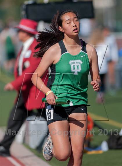 Thumbnail 2 in 2013 Ventura Invitational Girls Varsity 4X1600 Relay photogallery.