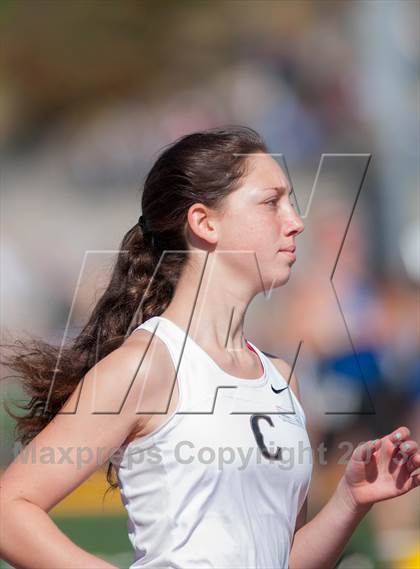 Thumbnail 2 in 2013 Ventura Invitational Girls Varsity 4X1600 Relay photogallery.