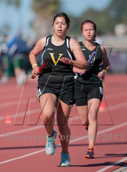Thumbnail 3 in 2013 Ventura Invitational Girls Varsity 4X1600 Relay photogallery.