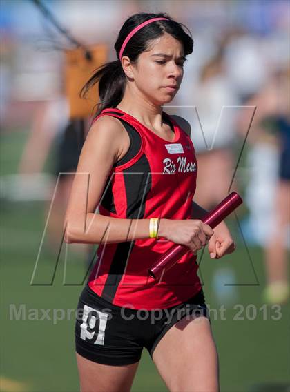 Thumbnail 1 in 2013 Ventura Invitational Girls Varsity 4X1600 Relay photogallery.