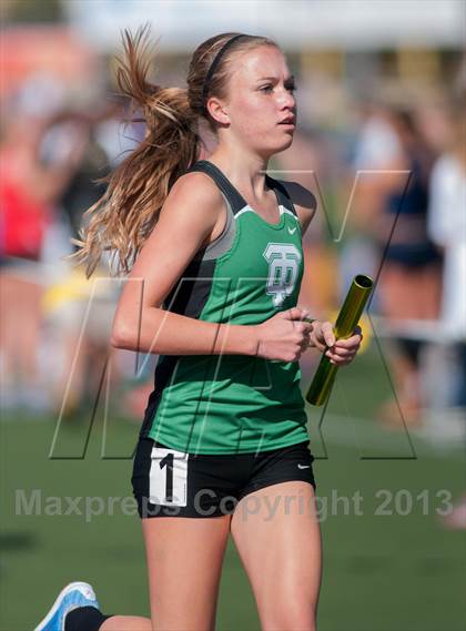 Thumbnail 3 in 2013 Ventura Invitational Girls Varsity 4X1600 Relay photogallery.
