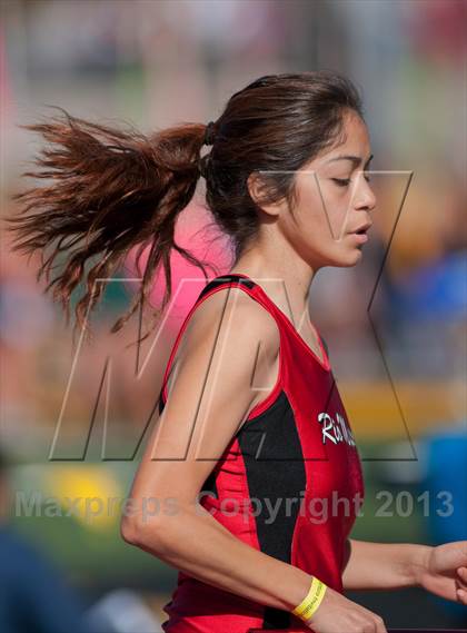 Thumbnail 2 in 2013 Ventura Invitational Girls Varsity 4X1600 Relay photogallery.
