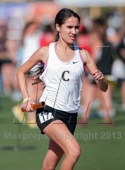 Thumbnail 3 in 2013 Ventura Invitational Girls Varsity 4X1600 Relay photogallery.
