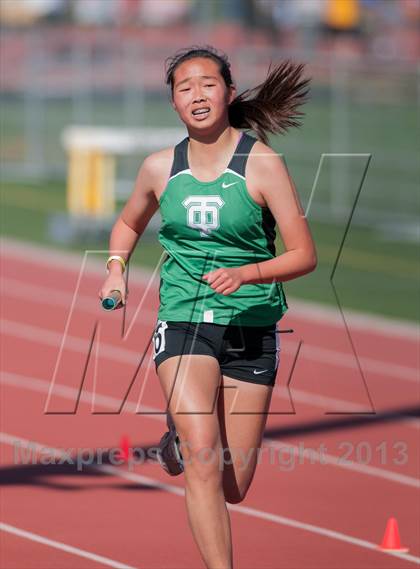 Thumbnail 1 in 2013 Ventura Invitational Girls Varsity 4X1600 Relay photogallery.