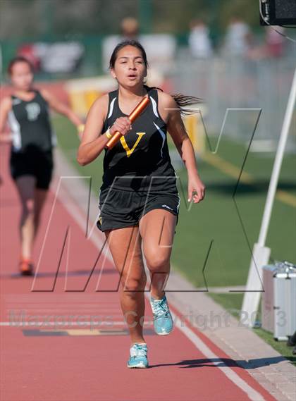 Thumbnail 3 in 2013 Ventura Invitational Girls Varsity 4X1600 Relay photogallery.