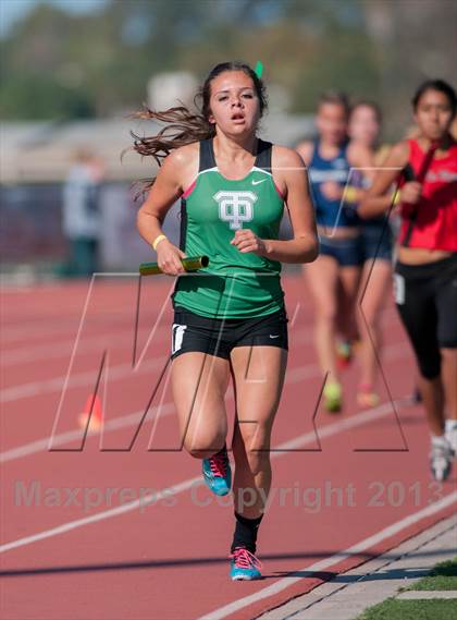 Thumbnail 3 in 2013 Ventura Invitational Girls Varsity 4X1600 Relay photogallery.