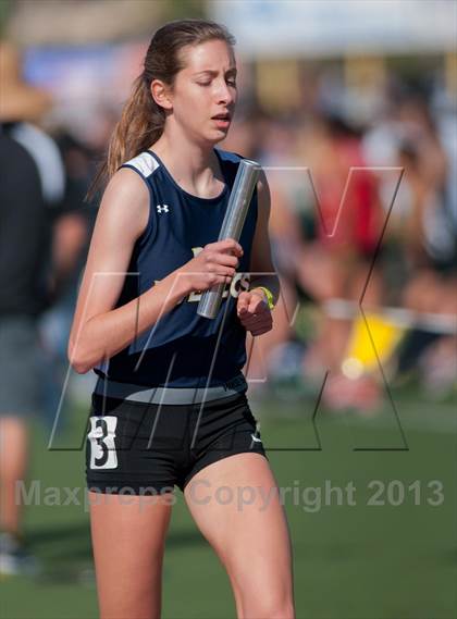 Thumbnail 1 in 2013 Ventura Invitational Girls Varsity 4X1600 Relay photogallery.
