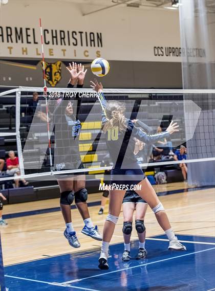 Thumbnail 3 in Carmel Christian vs Comenius photogallery.