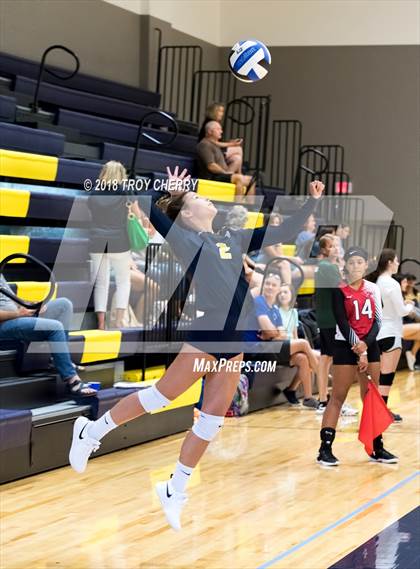 Thumbnail 1 in Carmel Christian vs Comenius photogallery.