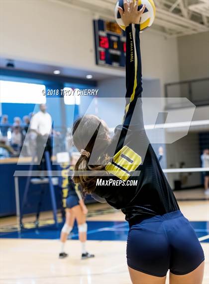 Thumbnail 3 in Carmel Christian vs Comenius photogallery.