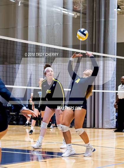 Thumbnail 3 in Carmel Christian vs Comenius photogallery.