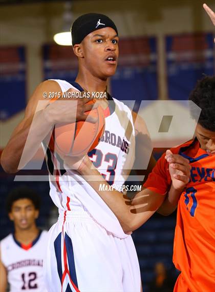 Thumbnail 3 in Crossroads vs. Roosevelt (Tarkanian Classic) photogallery.