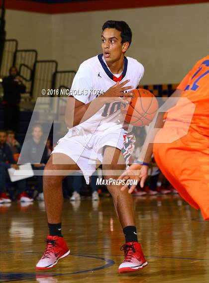 Thumbnail 1 in Crossroads vs. Roosevelt (Tarkanian Classic) photogallery.