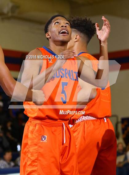Thumbnail 2 in Crossroads vs. Roosevelt (Tarkanian Classic) photogallery.