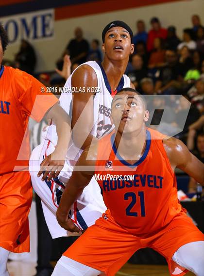 Thumbnail 1 in Crossroads vs. Roosevelt (Tarkanian Classic) photogallery.