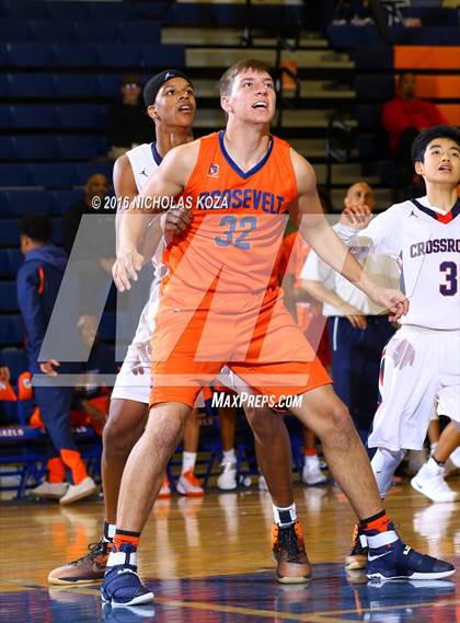 Thumbnail 1 in Crossroads vs. Roosevelt (Tarkanian Classic) photogallery.