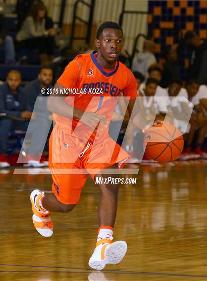 Thumbnail 1 in Crossroads vs. Roosevelt (Tarkanian Classic) photogallery.