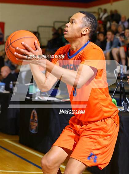 Thumbnail 2 in Crossroads vs. Roosevelt (Tarkanian Classic) photogallery.