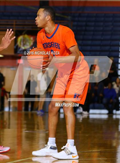 Thumbnail 2 in Crossroads vs. Roosevelt (Tarkanian Classic) photogallery.
