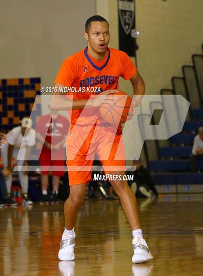 Thumbnail 2 in Crossroads vs. Roosevelt (Tarkanian Classic) photogallery.