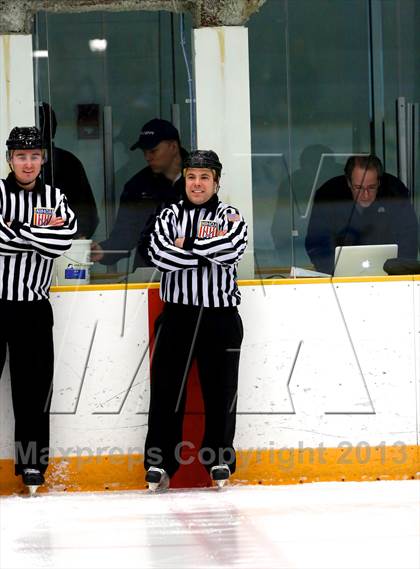 Thumbnail 2 in Farmington/Avon/Windsor vs Brookfield/Bethel/Danbury (CIAC Division II First Round) photogallery.