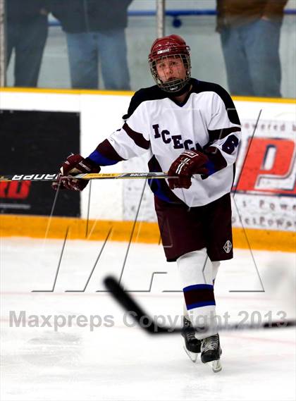 Thumbnail 1 in Farmington/Avon/Windsor vs Brookfield/Bethel/Danbury (CIAC Division II First Round) photogallery.