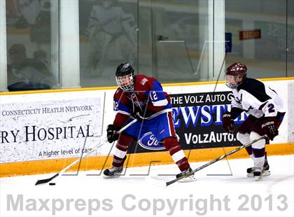 Thumbnail 1 in Farmington/Avon/Windsor vs Brookfield/Bethel/Danbury (CIAC Division II First Round) photogallery.