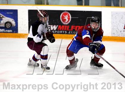 Thumbnail 2 in Farmington/Avon/Windsor vs Brookfield/Bethel/Danbury (CIAC Division II First Round) photogallery.