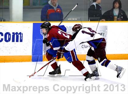 Thumbnail 3 in Farmington/Avon/Windsor vs Brookfield/Bethel/Danbury (CIAC Division II First Round) photogallery.