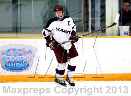 Thumbnail 2 in Farmington/Avon/Windsor vs Brookfield/Bethel/Danbury (CIAC Division II First Round) photogallery.