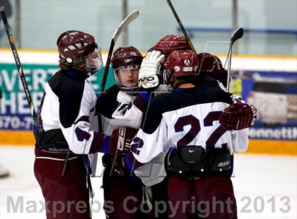 Thumbnail 2 in Farmington/Avon/Windsor vs Brookfield/Bethel/Danbury (CIAC Division II First Round) photogallery.