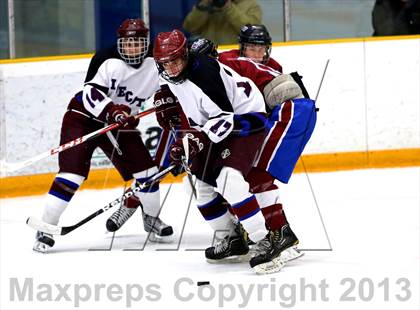 Thumbnail 1 in Farmington/Avon/Windsor vs Brookfield/Bethel/Danbury (CIAC Division II First Round) photogallery.