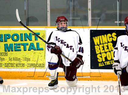 Thumbnail 2 in Farmington/Avon/Windsor vs Brookfield/Bethel/Danbury (CIAC Division II First Round) photogallery.