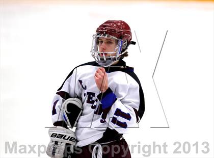 Thumbnail 2 in Farmington/Avon/Windsor vs Brookfield/Bethel/Danbury (CIAC Division II First Round) photogallery.