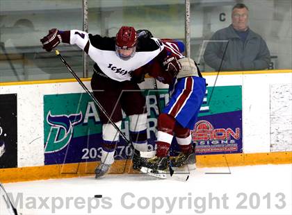 Thumbnail 1 in Farmington/Avon/Windsor vs Brookfield/Bethel/Danbury (CIAC Division II First Round) photogallery.