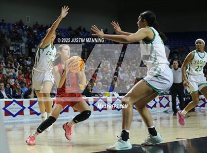 Thumbnail 3 in Greene County Tech vs. Farmington (AAA 5A State Final) photogallery.