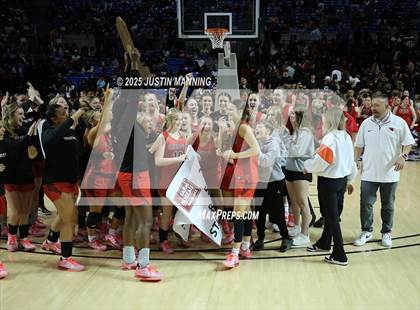Thumbnail 1 in Greene County Tech vs. Farmington (AAA 5A State Final) photogallery.