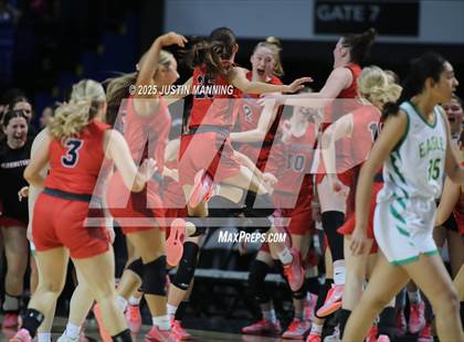 Thumbnail 1 in Greene County Tech vs. Farmington (AAA 5A State Final) photogallery.