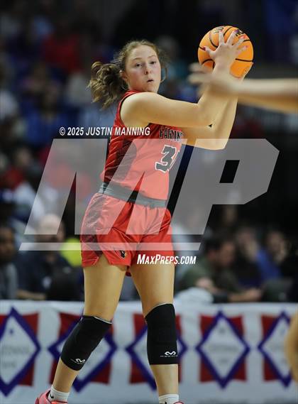 Thumbnail 1 in Greene County Tech vs. Farmington (AAA 5A State Final) photogallery.
