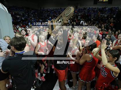 Thumbnail 2 in Greene County Tech vs. Farmington (AAA 5A State Final) photogallery.