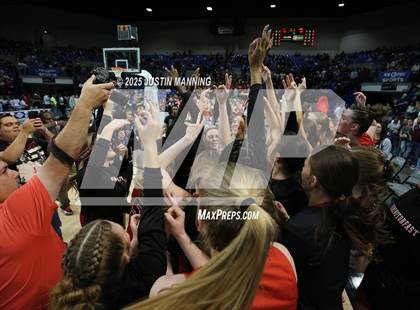 Thumbnail 1 in Greene County Tech vs. Farmington (AAA 5A State Final) photogallery.