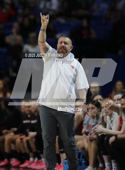 Thumbnail 2 in Greene County Tech vs. Farmington (AAA 5A State Final) photogallery.