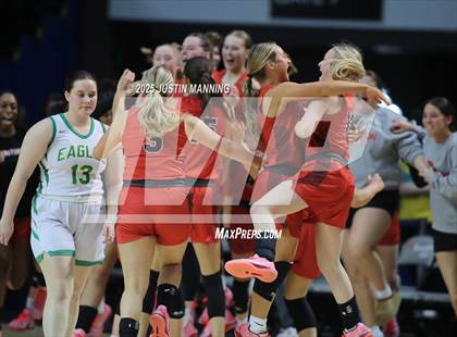 Thumbnail 2 in Greene County Tech vs. Farmington (AAA 5A State Final) photogallery.