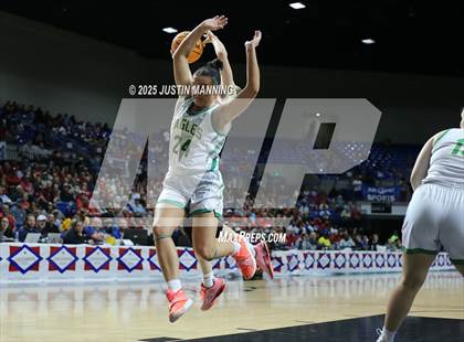 Thumbnail 3 in Greene County Tech vs. Farmington (AAA 5A State Final) photogallery.